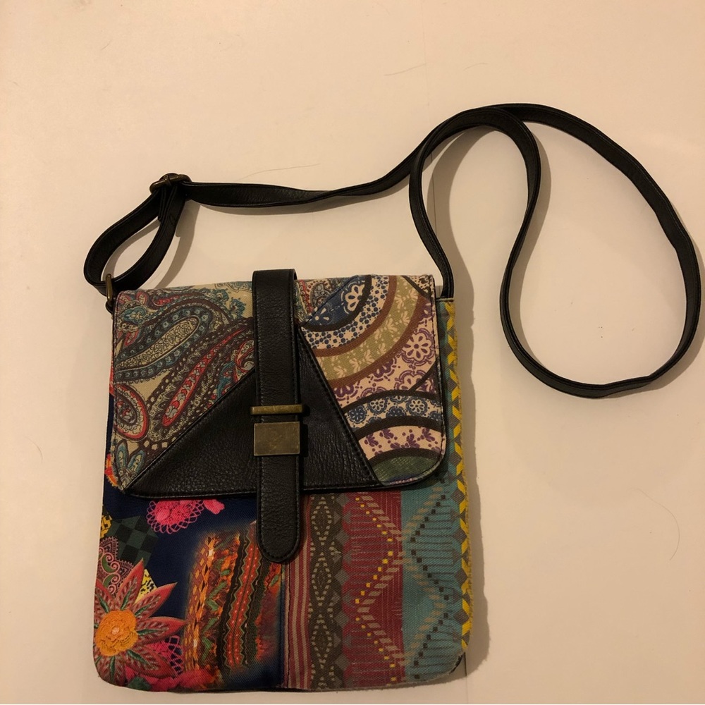 Boho floral and paisley crossbody bag with adjustable strap - Picture 4 of 16